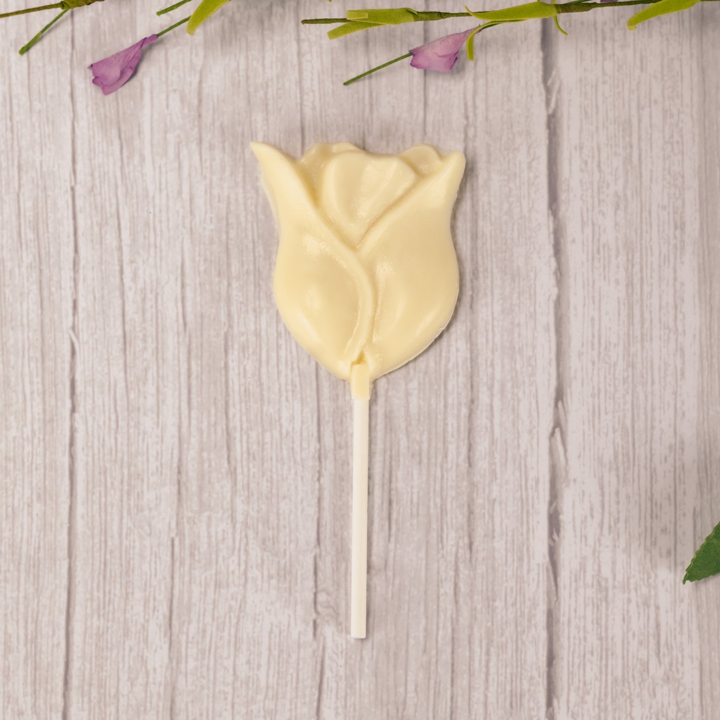 white coating (tastes like white chocolate) tulip sucker